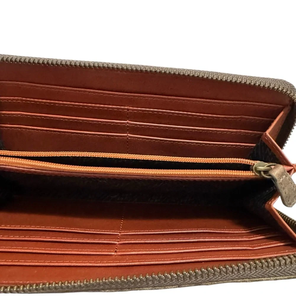 Will Leather Goods Zip Around Leather Clutch Wristlet